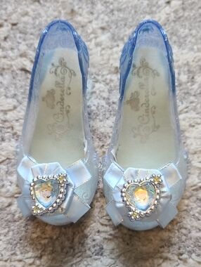 2 for $35 - Cinderella Girls Toddler 7/8 Cinderella Light Up Shoes